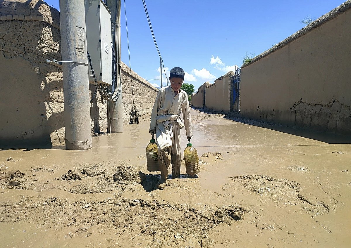 AP : Afghanistan Storm |
